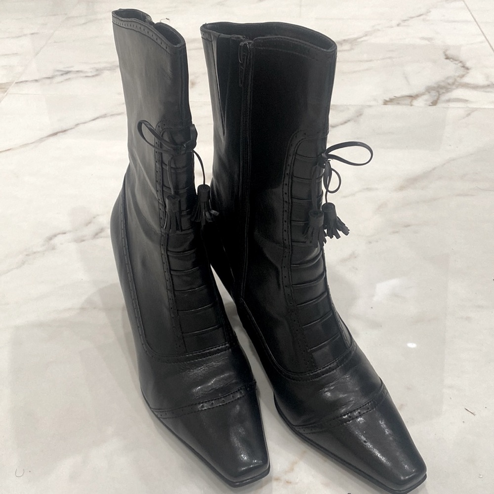 Never Used in Box Liz Claiborne Lorraine, Black Genuine Leather. Vintage